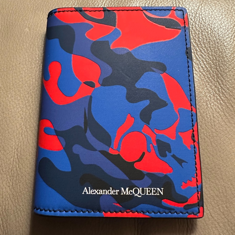 Alexander McQueen Camo Vertical
Bifold Card Case